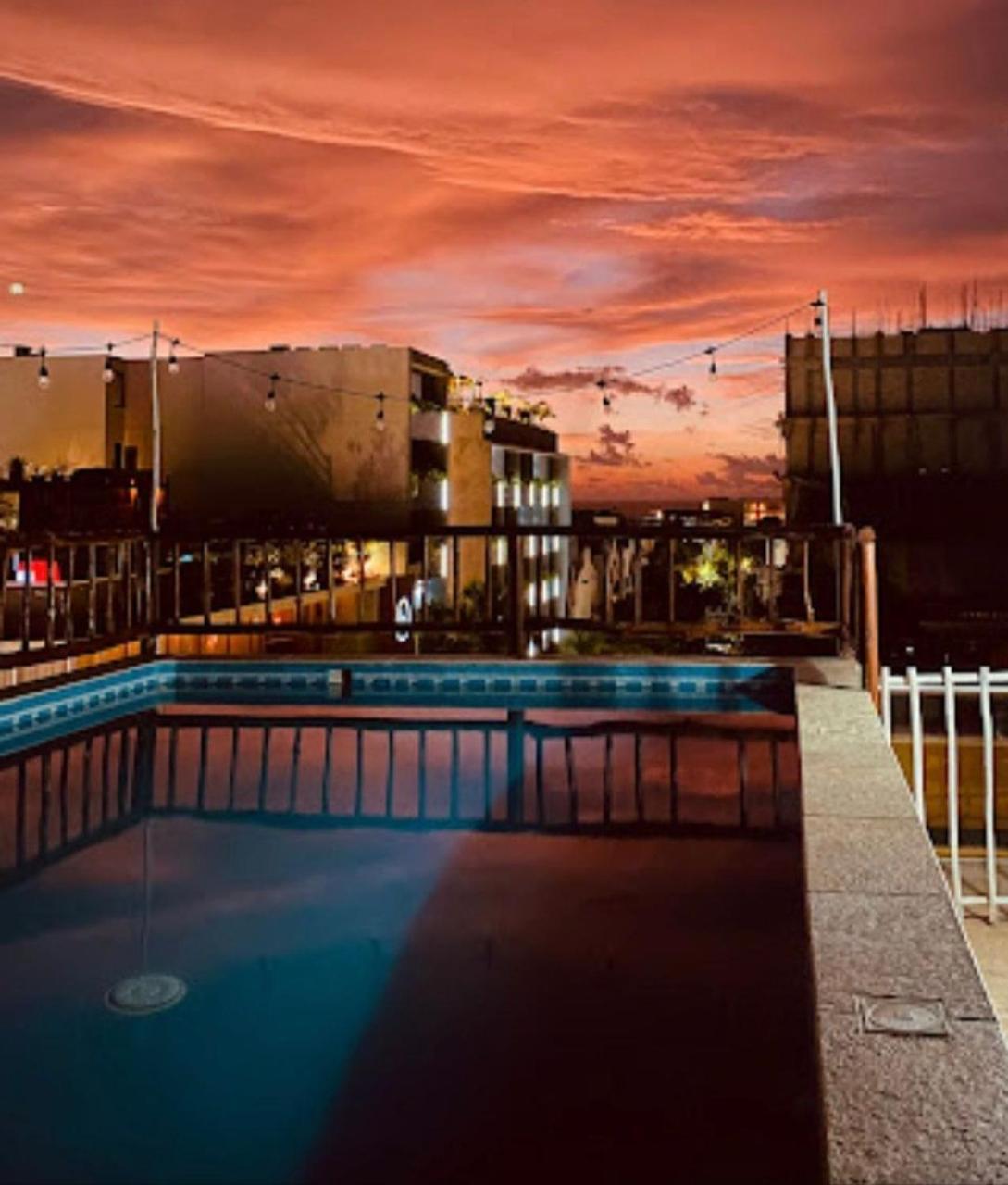 Chingon Anarchy Hotel & Roof Плая-дель-Кармен Экстерьер фото