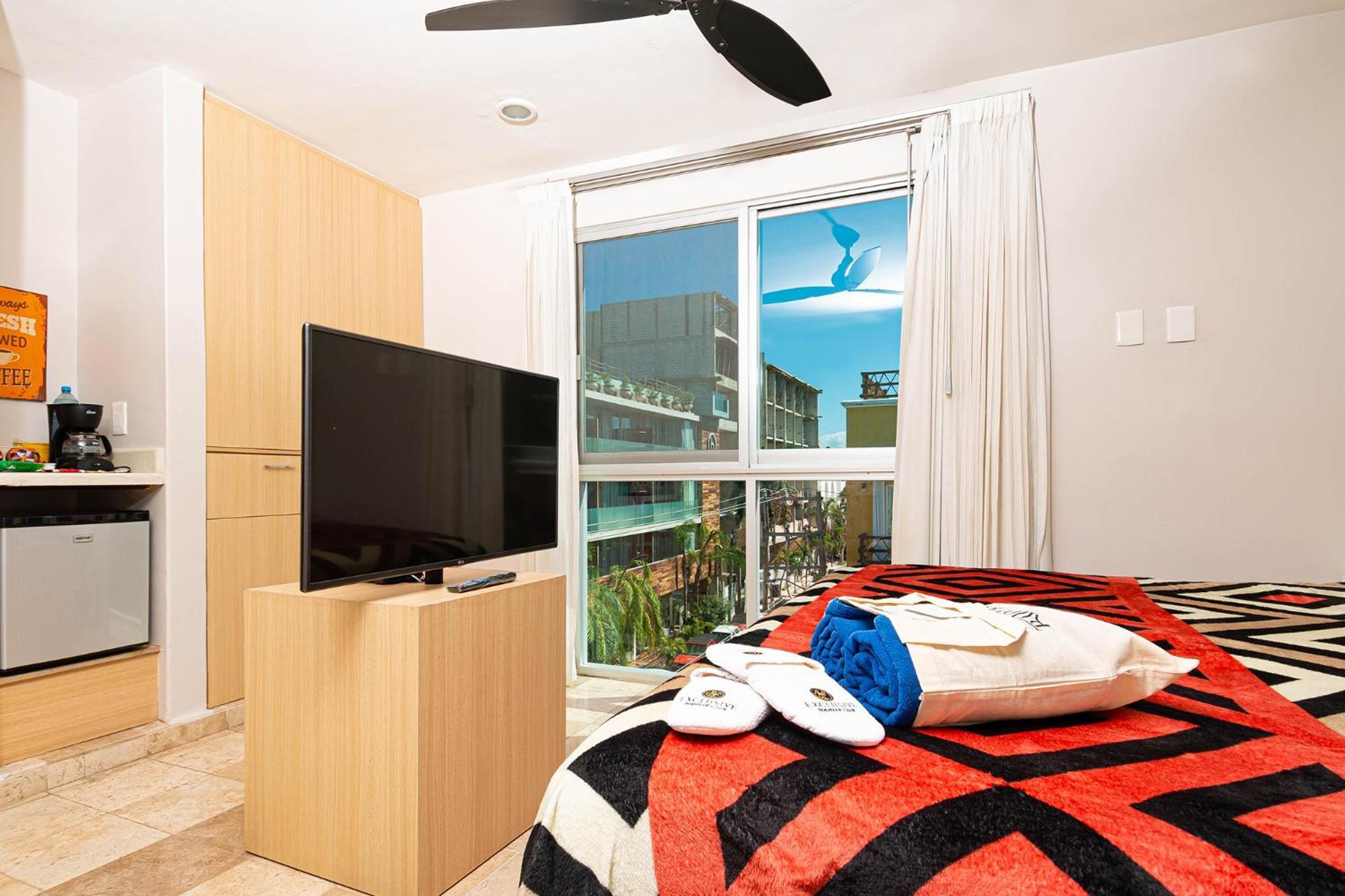 Chingon Anarchy Hotel & Roof Плая-дель-Кармен Экстерьер фото