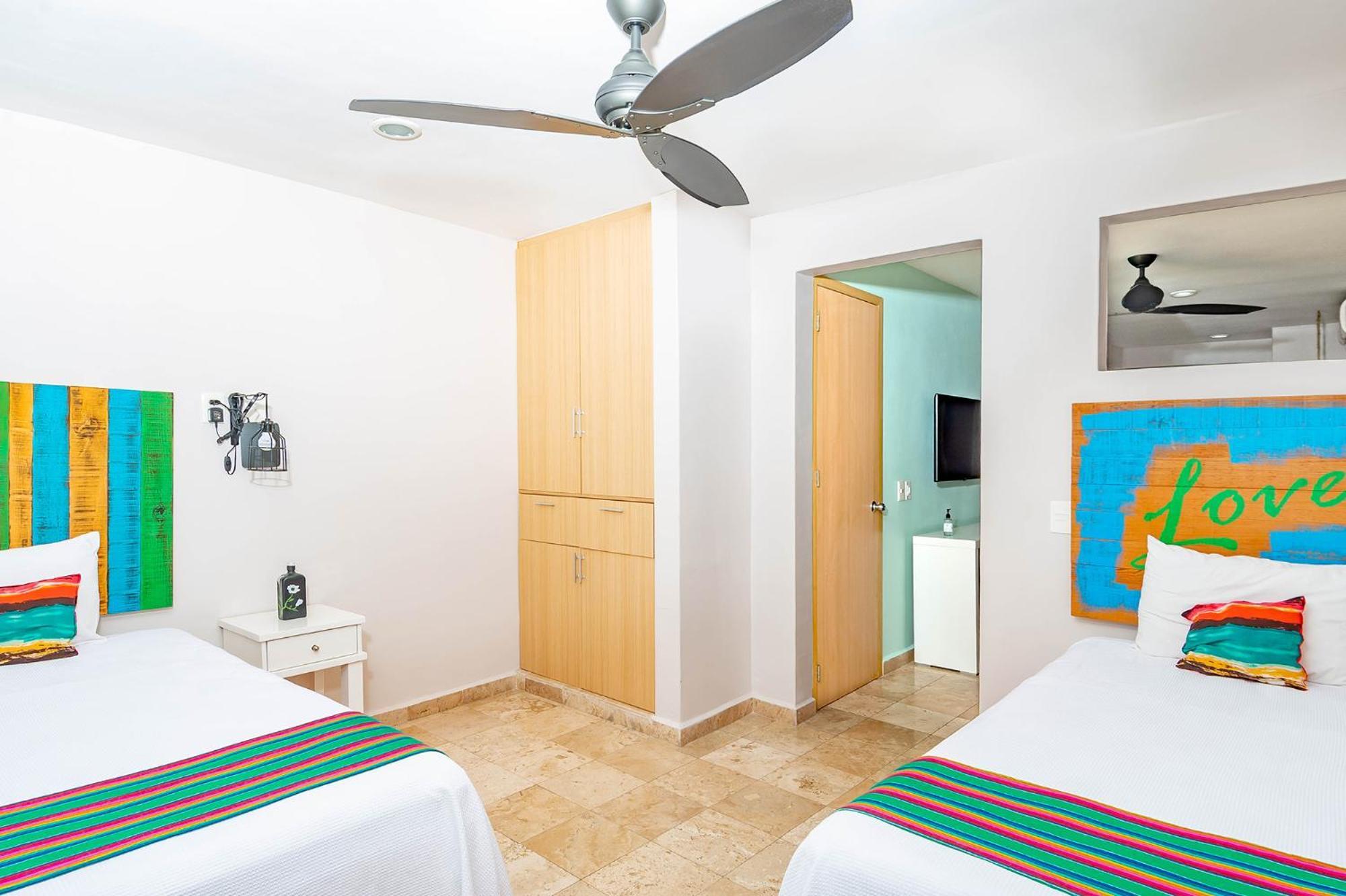 Chingon Anarchy Hotel & Roof Плая-дель-Кармен Экстерьер фото